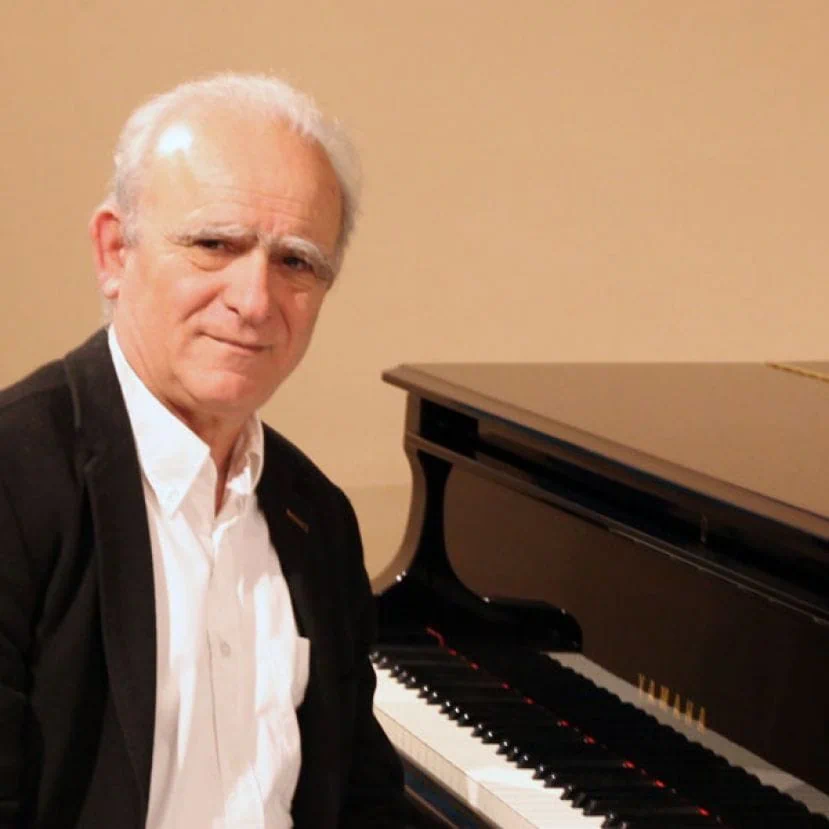 Nikos Kariotis